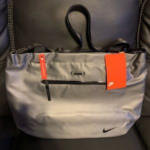 Nike Essential Winterized Tote Bag